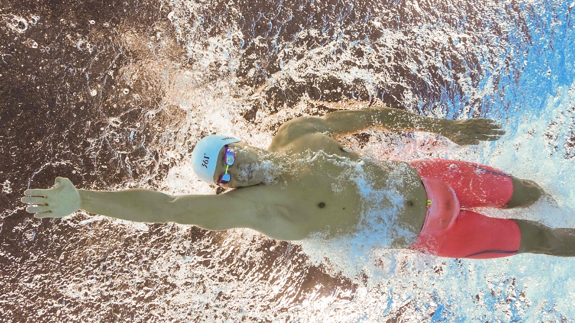 绿色环保足球场在全国范围逐步推广使用，足球环保创意作品